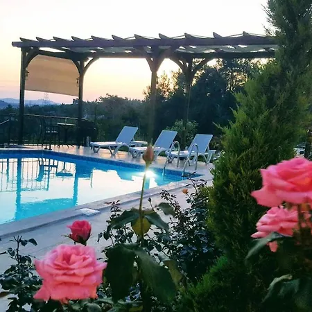 Villa15 Lodge, Five-star 5bd 5-5ba Access With Pool , Gym, Sauna, Alfresco Dining & Garden Séjour à la campagne Manavgat